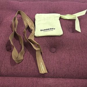 Burberry dustcover and ribbon